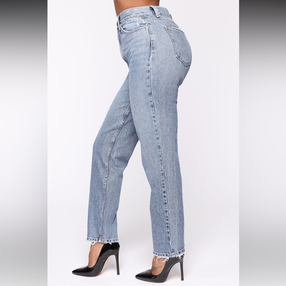 High Rise Mom Jeans 👖✨ - Picture 10 of 16